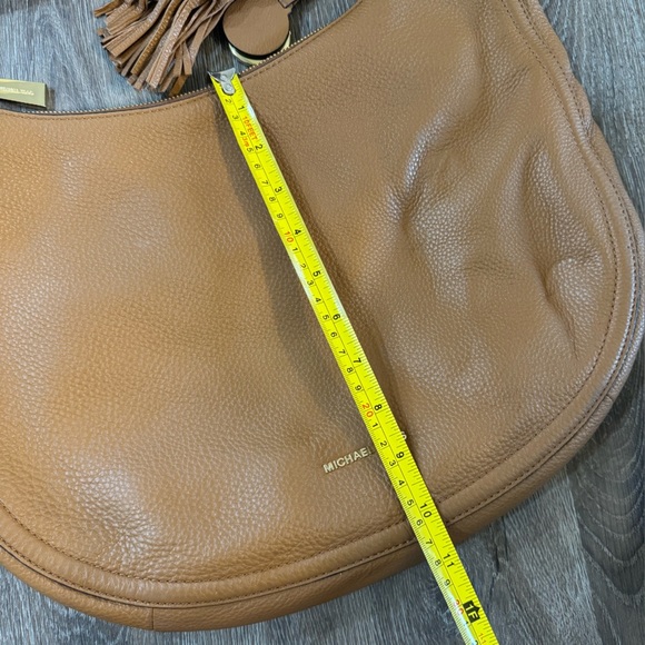 MICHAEL Michael Kors
Lydia Large Leather Hobo - Picture 11 of 13